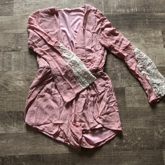 Blush Romper - Picture 2 of 2